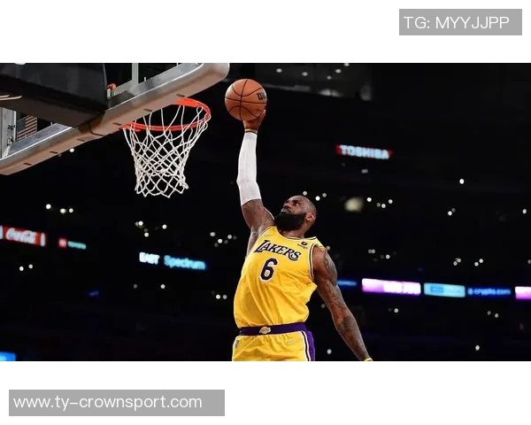 夸梅质疑詹姆斯年龄问题为何仍能完成隔人扣篮的表现